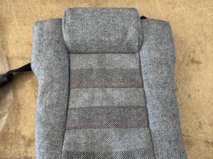 Dossier de banquette arrière gris rayé rouge Alpine GTA d'origine NOS