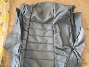 Assise de banquette arrière cuir gris clair Alpine GTA d'origine NOS