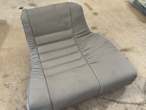 Assise de banquette arrière cuir beige Alpine GTA d'origine NOS